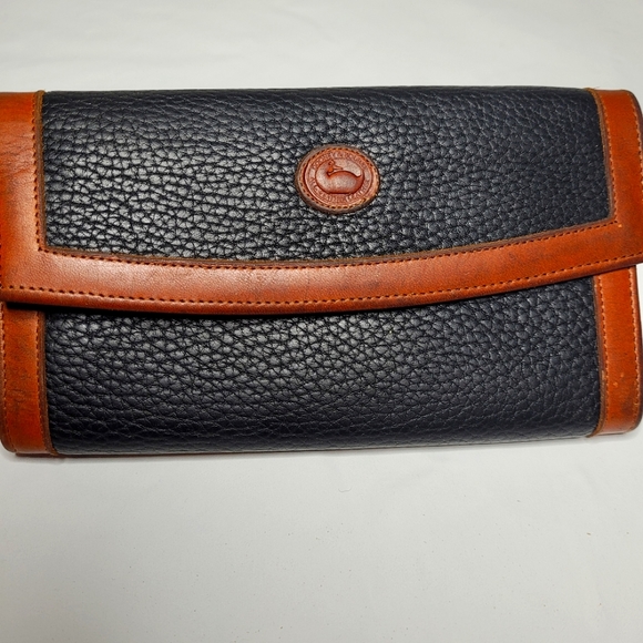 Dooney & Bourke Handbags - Dooney and bourke leather checking wallet vintage